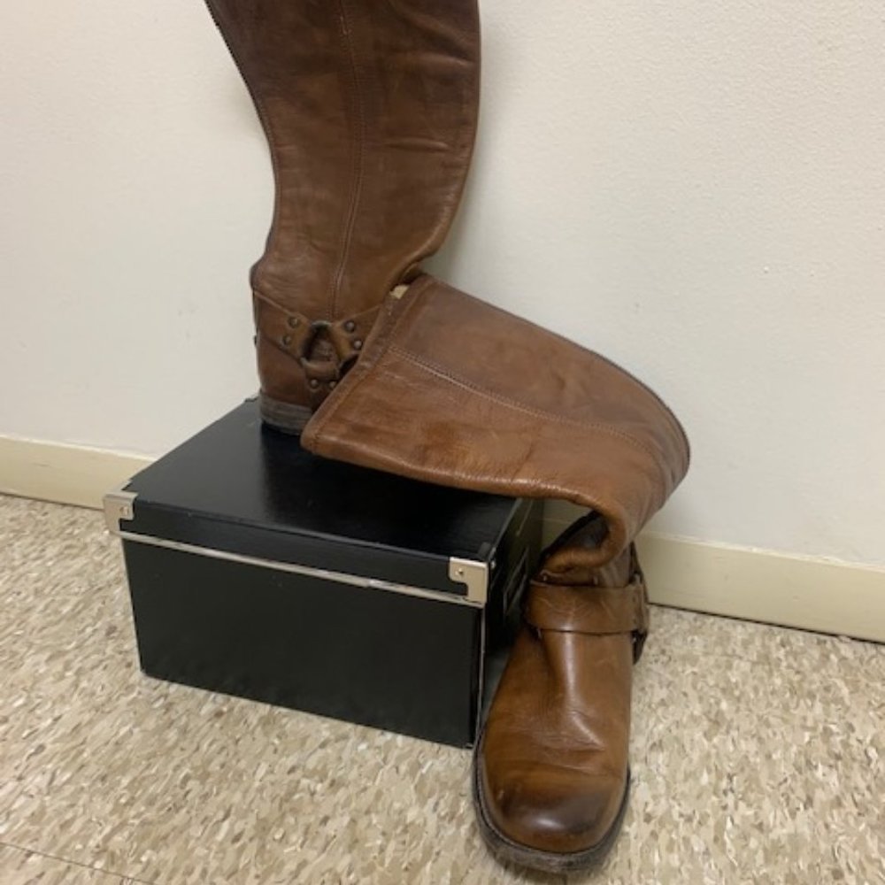 The Frye tall boot Brown US Sz. 8